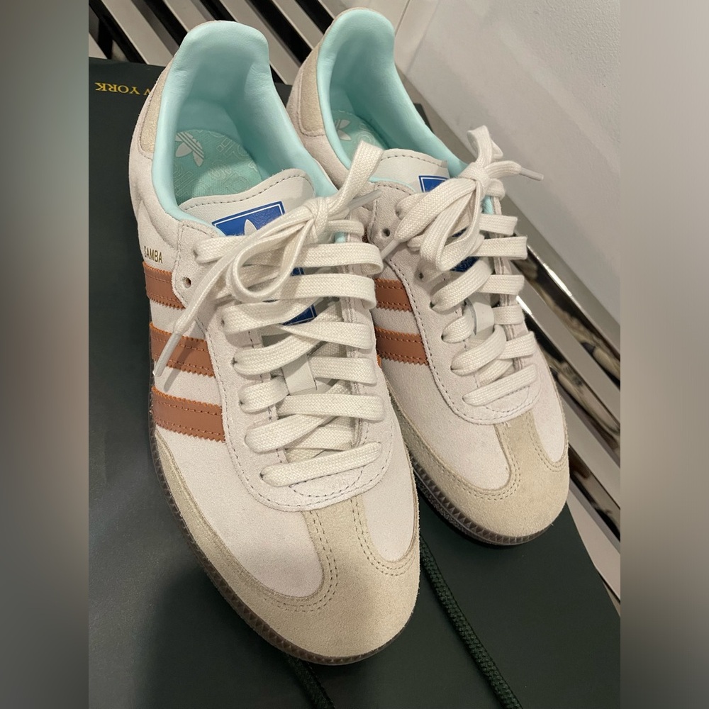 Adidas Original Sambas shoes (Unisex)